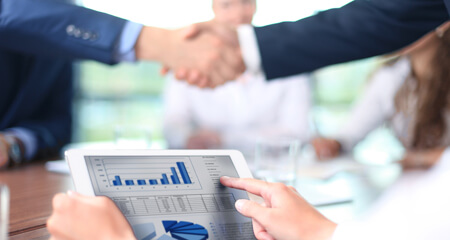 安全な取引のための見極めポイントは?